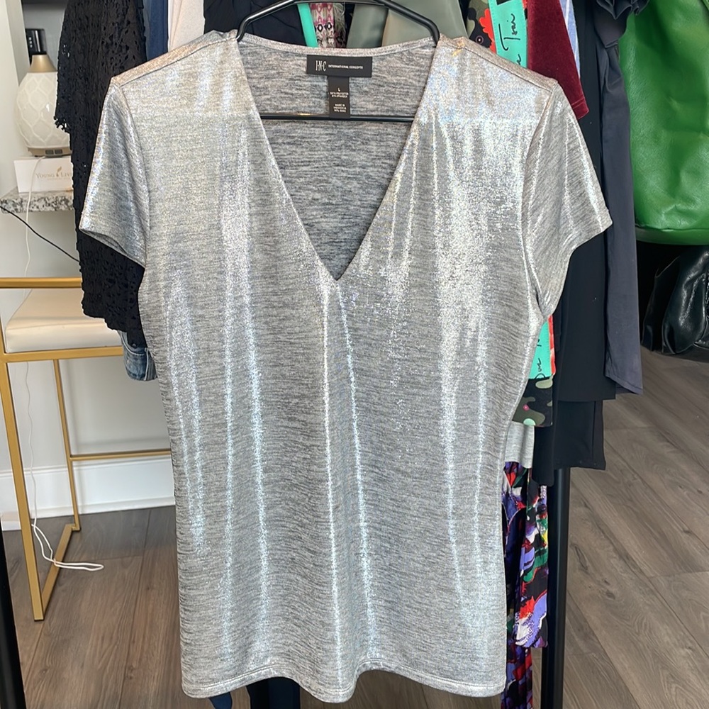 INC platinum silver shiny stretchy V-neck short sleeve blouse top Large